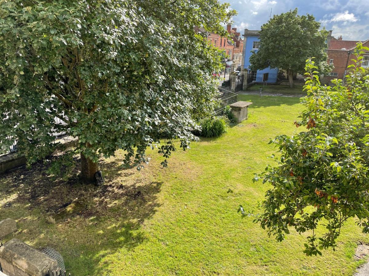 In The Heart Of Glastonbury Bagian luar foto