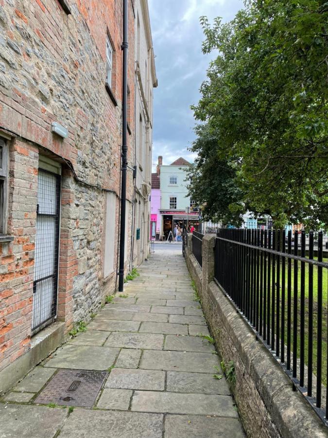 In The Heart Of Glastonbury Bagian luar foto